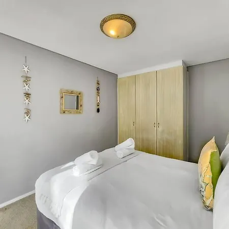 Beachfront Getaway In Dolphin Beach Cidade Do Cabo Exterior foto