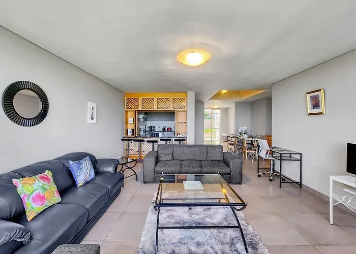 Beachfront Getaway In Dolphin Beach