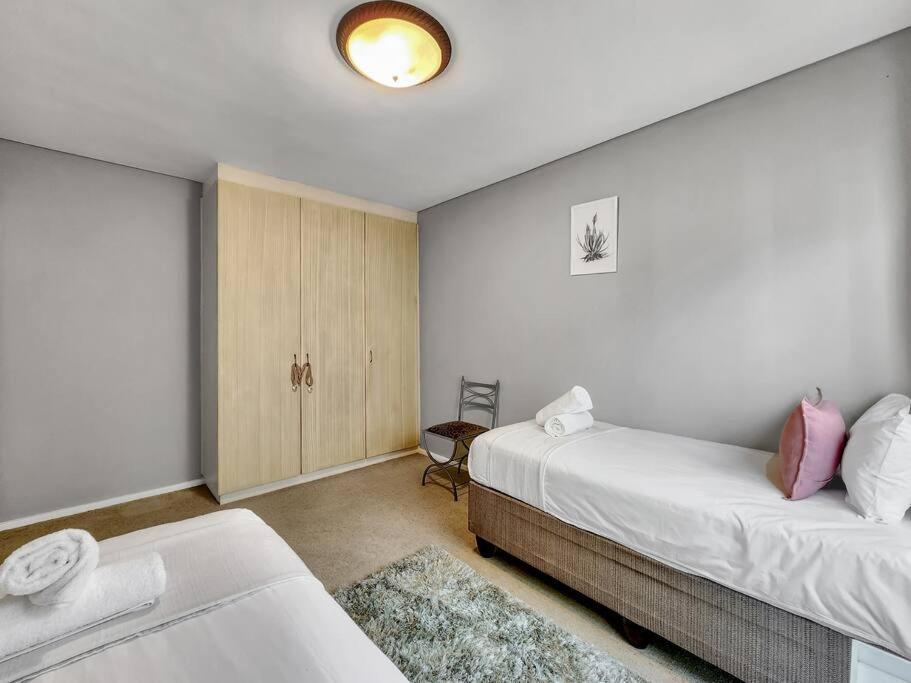 Apartment Beachfront Getaway In Dolphin Kapstadt